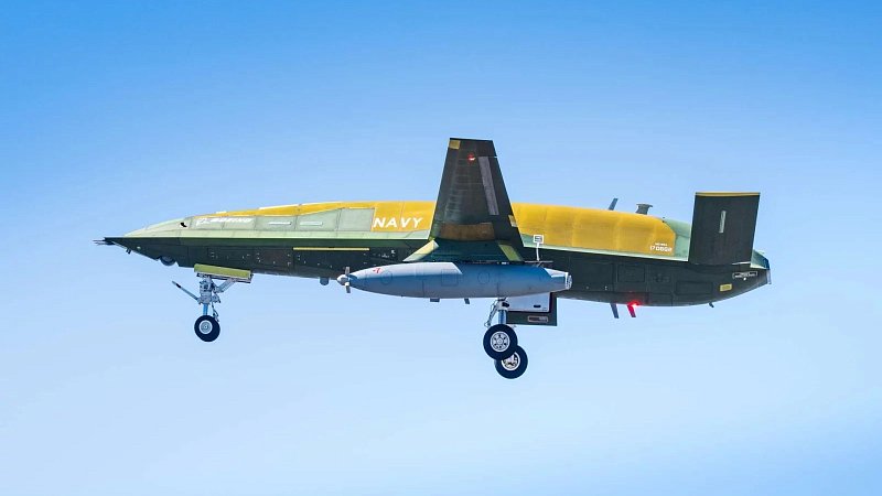 Беспилотный палубный заправщик MQ-25A Stingray, США